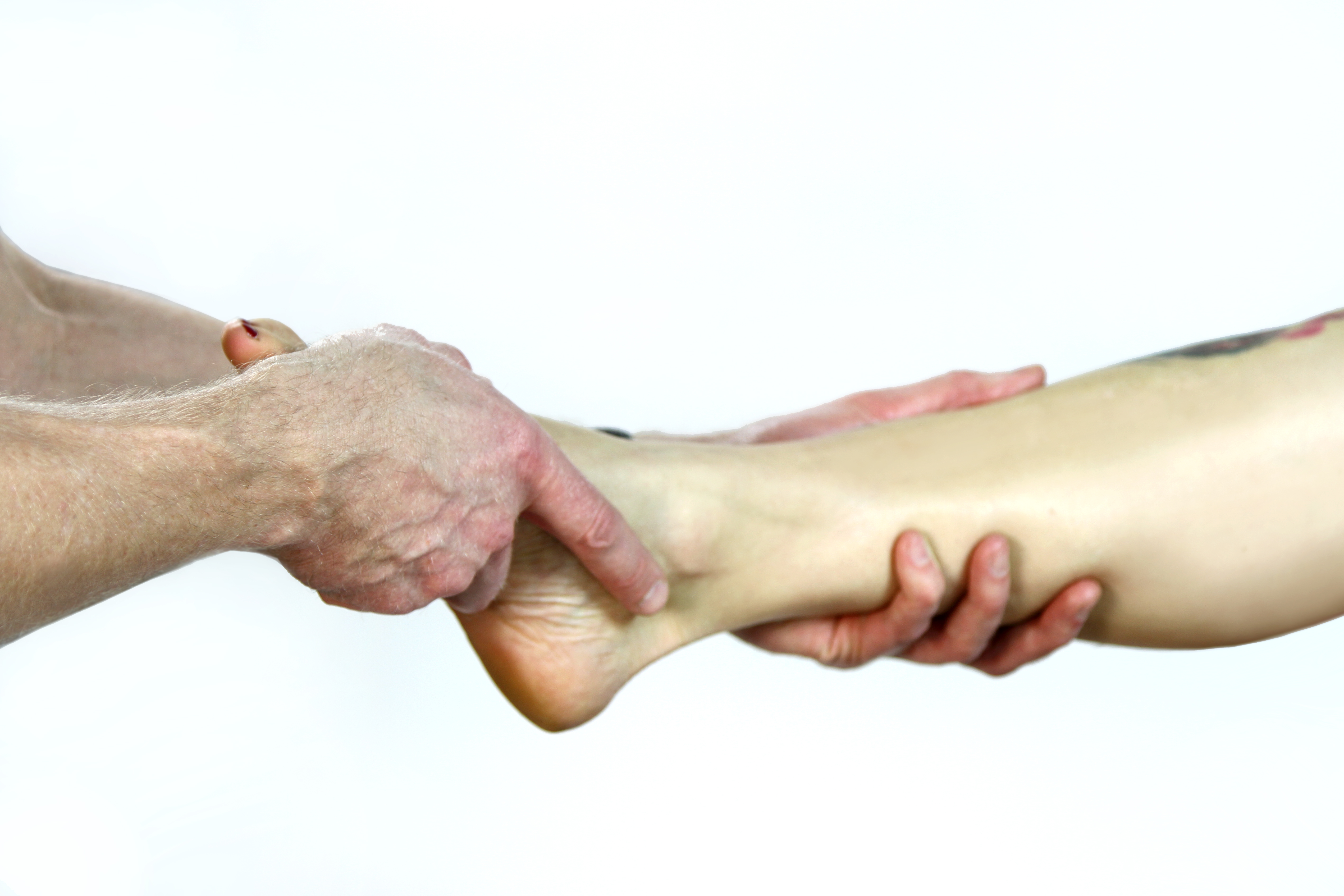 Runners foot massage to help speed recovery, reduce muscle soreness and facilitate injury healing